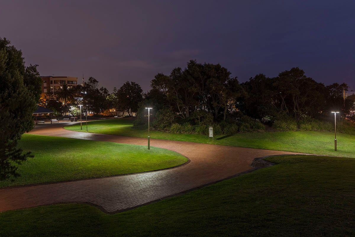 Mit der CFT540 Mastleuchte konnte WE-EF die passende Produktlösung anbieten. Sie überzeugte die Auftraggeber nicht nur durch den besonders effektiven 5CE Korrosionsschutz, sondern auch durch ihr einzigartiges rundes Design. 